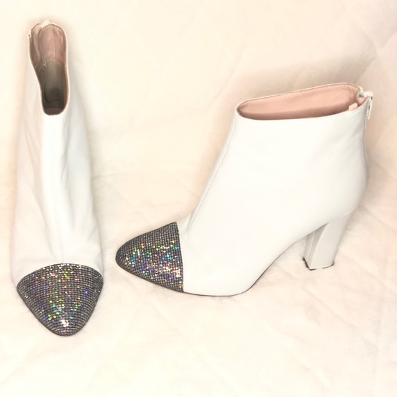 SJP by Sarah Jessica Parker Rumi Bootie - Picture 2 of 5